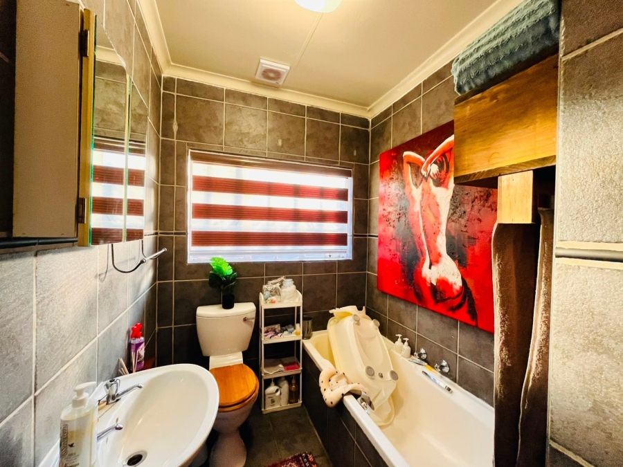 3 Bedroom Property for Sale in Protea Park North West